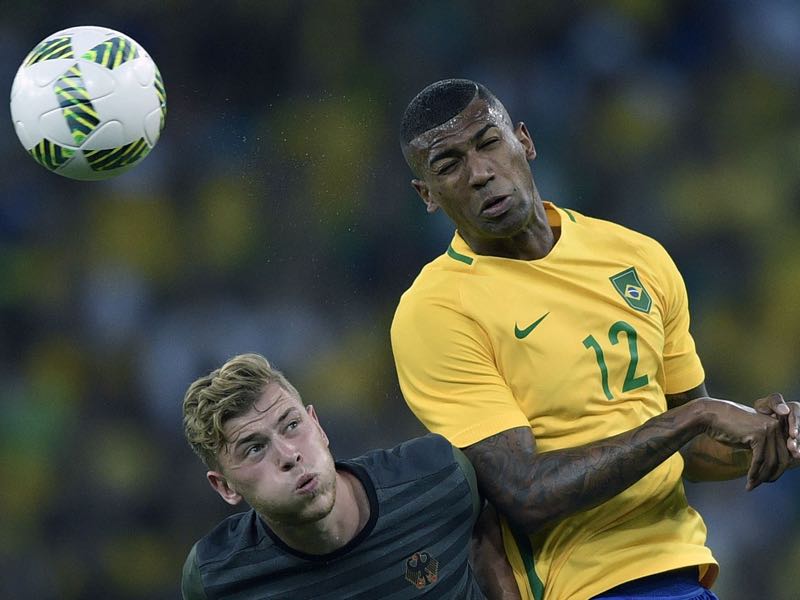 Germany's midfielder Maximilian Meyer (L) vies with Brazil's midfielder Walace during the Rio 2016 Olympic Games men's football gold medal match between Brazil and Germany at the Maracana stadium in Rio de Janeiro on August 20, 2016. / AFP / Juan Mabromata (Photo credit should read JUAN MABROMATA/AFP/Getty Images)