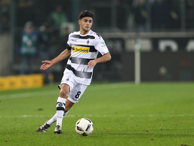 Mahmoud Dahoud of Moenchengladbach controls the ball during the Bundesliga match between Borussia Moenchengladbach and VfL Wolfsburg at Borussia-Park on December 20, 2016 in Moenchengladbach, Germany. (Photo by Maja Hitij/Bongarts/Getty Images)