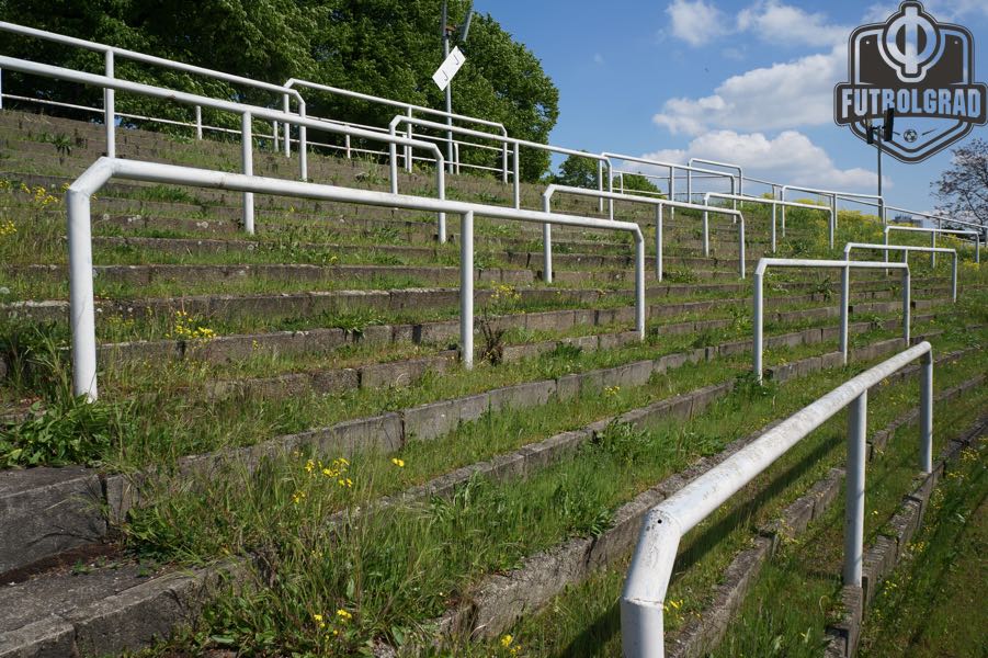 The stadium at the Sportforum in Hohenschönhausen has fallen in disrepair. (Manuel Veth / Futbolgrad Network)