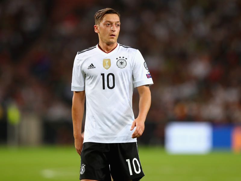 Mesut Özil is always under special observation by the German press whenever he plays a German club side. (Photo by Alexander Hassenstein/Bongarts/Getty Images)