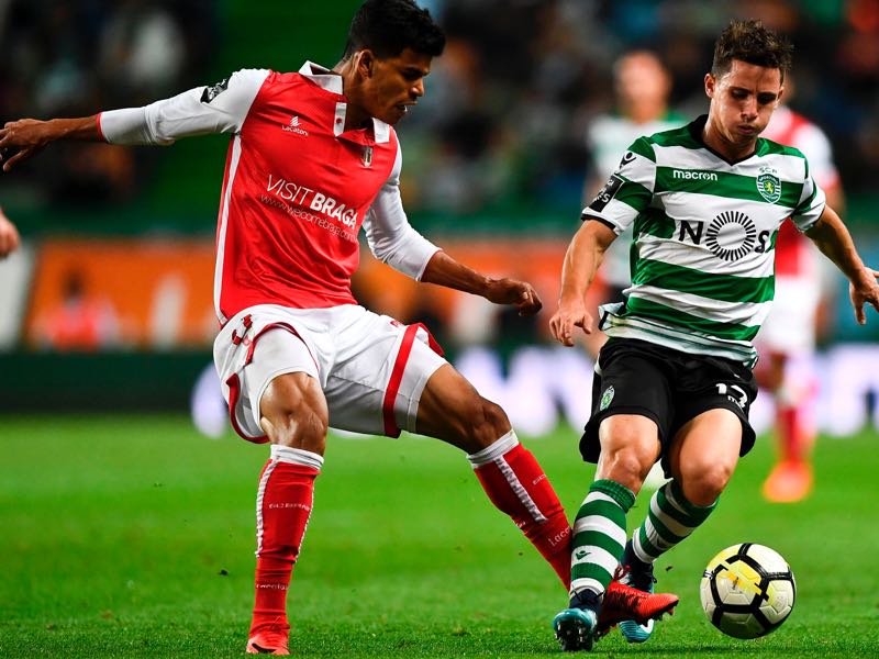 Danilo (l.) will be Braga's key player. (PATRICIA DE MELO MOREIRA/AFP/Getty Images)