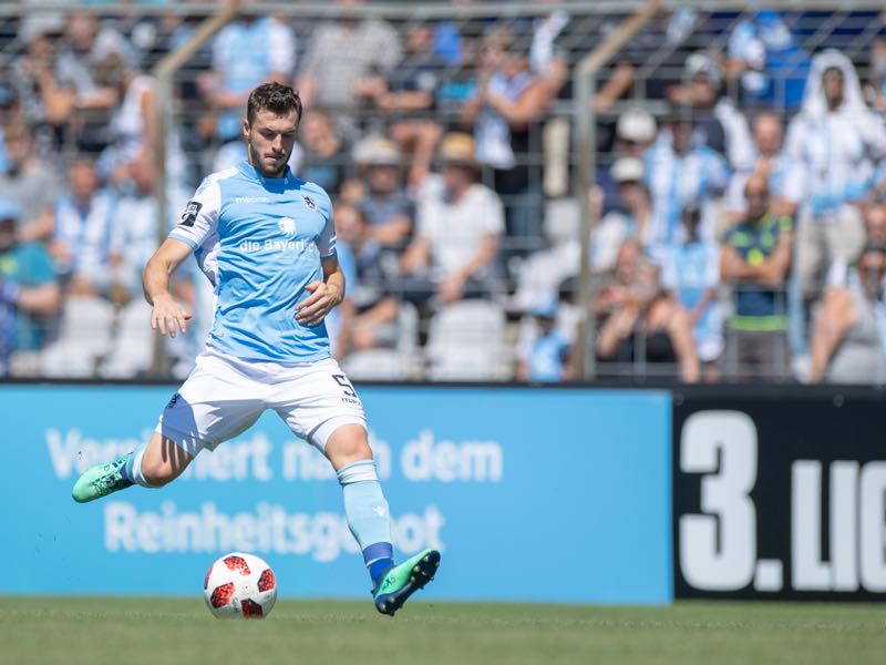 Quirin Moll of 1860 Muenchen plays the ball during the 3. Liga match between TSV 1860 Muenchen and KFC Uerdingen 05 at Stadion an der Gruenwalder Strasse on August 12, 2018 in Munich, Germany. (Photo by Sebastian Widmann/Bongarts/Getty Images)