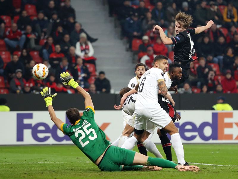 Leverkusen v Zürich - Tin Jedvaj of Bayer 04 Leverkusen scores his team's first goal past Yanick Brecher of FC Zurich (25) during the UEFA Europa League Group A match between Bayer 04 Leverkusen and FC Zurich at BayArena on November 8, 2018 in Leverkusen, Germany. (Photo by Maja Hitij/Getty Images)