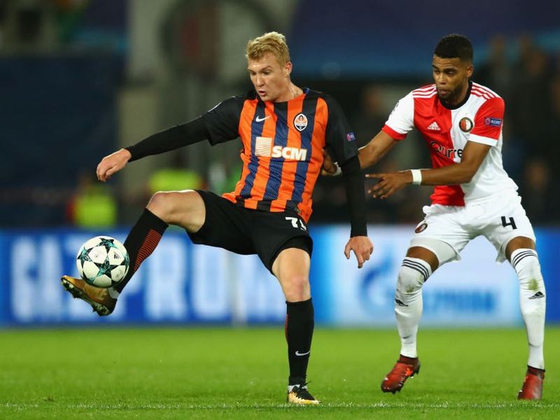  Viktor Kovalenko of Shakhtar Donetsk and Jeremiah St. Juste of Feyenoord battle for possession during the UEFA Champions League group F match between Feyenoord and Shakhtar Donetsk at Feijenoord Stadion on October 17, 2017 in Rotterdam, Netherlands. (Photo by Dean Mouhtaropoulos/Getty Images)