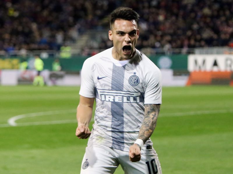 Lautaro Martinez of Inter celebrates his goal 1-1 during the Serie A match between Cagliari and FC Internazionale at Sardegna Arena on March 1, 2019 in Cagliari, Italy. (Photo by Enrico Locci/Getty Images)