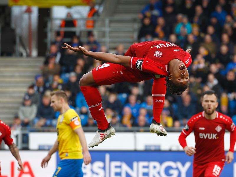 Caniggia Elva of Wuerzburg celebrate the Goal 0:1 for Wuerzburgm during the 3. Liga match between Eintracht Braunschweig and FC Wuerzburger Kickers at Eintracht Stadion on March 9, 2019 in Braunschweig, Germany. (Photo by Joachim Sielski/Bongarts/Getty Images)