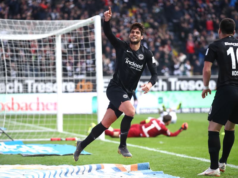Goncalo Paciencia of Eintracht Frankfurt scores his team's third goal during the Bundesliga match between Eintracht Frankfurt and TSG 1899 Hoffenheim at Commerzbank-Arena on March 02, 2019 in Frankfurt am Main, Germany. (Photo by Alex Grimm/Bongarts/Getty Images)