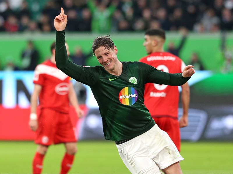 Wout Weghorst of VfL Wolfsburg celebrates after scoring during the Bundesliga match between VfL Wolfsburg and Fortuna Duesseldorf at Volkswagen Arena on March 16, 2019 in Wolfsburg, Germany. (Photo by Cathrin Mueller/Bongarts/Getty Images)